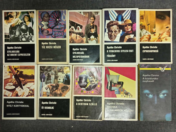 (10db) Agatha Christie k�nyvcsomag: Gyilkoss�g az Orient expresszen / T�z kicsi n�ger / Gyilkoss�g mezopot�mi�ban / A st�lesi eset - f�gg�ny / Cipruskopors� / Ny�lt k�rty�kkal / �t kismalac / A bertram sz�ll� / Macska a galambok k�z