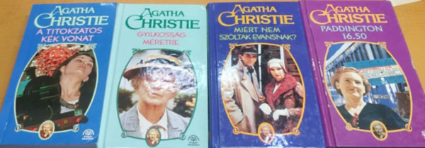 Agatha Christie - 4 db Agatha Christie: A titokzatos kk vonat; Gyilkossg mretre; Mirt nem szltak Evansnak?; Paddington 16.50