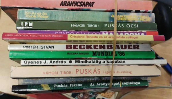 focis knyvcsomag: Aranycsapat + A magyar futball anekdotakincse + Pusks csi + Maradona + Cristiano Ronaldo s az aranylabda csillagai + Beckenbauer+ Mundial 86 + Mindhallig a kapuban + Pusks Legenda s valsg + Rgi glok, edzsorso