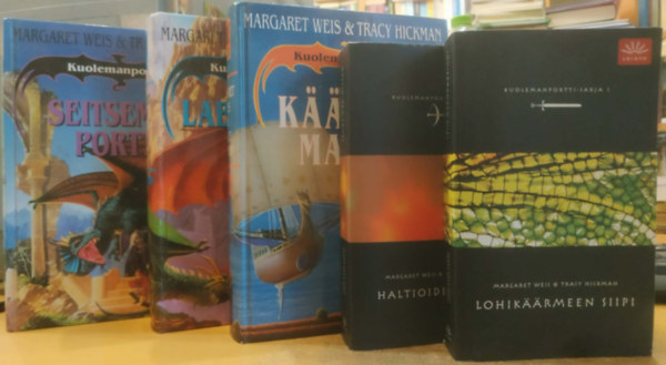 5 db Kuolemanportti: Sarja I-II. Lohik��rmeen siipi + Haltioiden t�hti; K��rmemaagi (4.); Labyrinttiin (6.); Seitsem�s portti (7.)