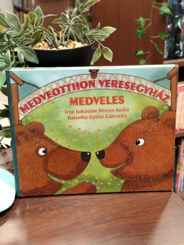 Medveotthon Veresegyh�z: Medveles