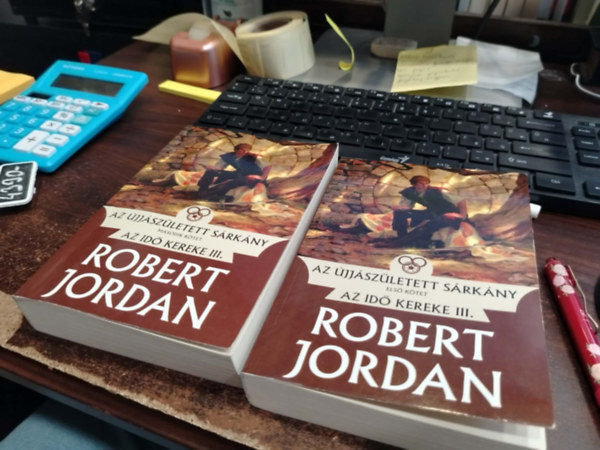 Robert Jordan - Az �jj�sz�letett s�rk�ny I-II. (Az id� kereke)