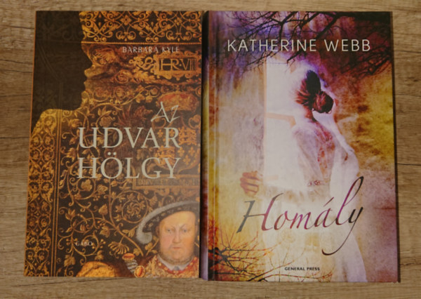 Katherine Webb Barbara Kyle - 2 lebilicselő regény: Az uddvarhölgy, Homály
