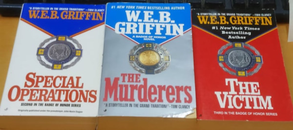 3 db W. E. B. Griffin, angol nyelv: Special Operations + The Murderers + The Victim