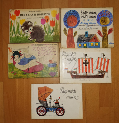 5 klasszikus leporell�: R�gim�di aut�k, R�gim�di haj�k, Este van, este van, M�g a cica is mosakszik, Zs�mbes Zs�fi �bred�se