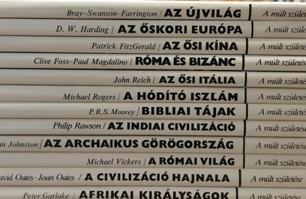 12 db A mlt szletse sorozatbl