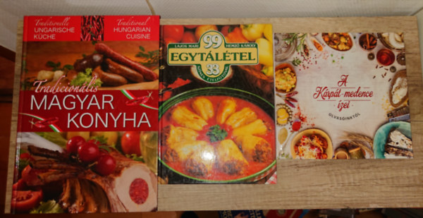 3 k�nyv a trad�cion�lis magyar konyh�r�l: A K�rp�t-medence �zei, 99 egyt�l�tel, Trad�cion�lis magyar konyha