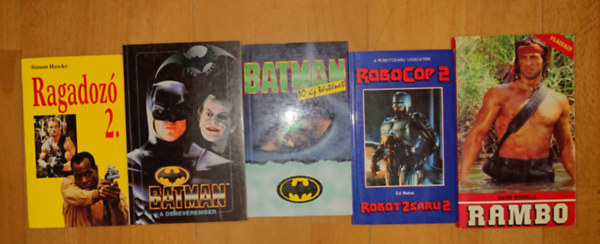 5 klasszikus, ezredv�gi akci�film k�nyvben: Robocop 2., Ragadoz� 2., Batman, a denev�rember, Batman - 10 �j t�rt�net, Rambo
