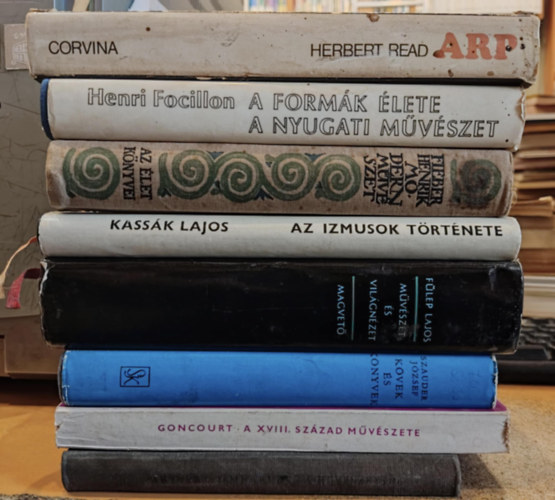 8 db mvszet: Ismerkeds a mvszettel; A XVIII. szzad mvszete; Kvek s knyvek; Mvszet s vilgnzet; Az izmusok trtnete; Modern mvszet; A formk lete - A nyugati mvszet; Arp