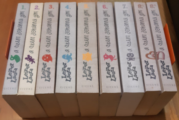 A Szent Johanna gimi sorozat 1-8. ( 9 k�tetben)