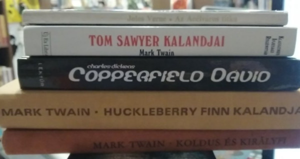 5 db-os K�NYVMENT� AJ�NLAT, ifj�s�gi: Huckleberry Finn kalandjai+ Koldus �s kir�lyfi+ Copperfield D�vid+ Tom Sawyer kalandjai+ Az Ac�lv�ros titka