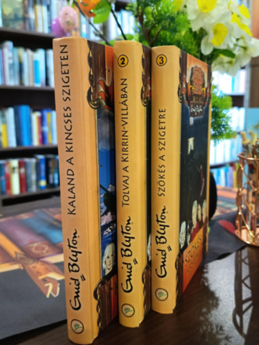 �t�s fogat 1-3. : Kaland a Kincses szigeten, Tolvaj a Kirrin- vill�ban, Sz�k�s a szigetre
