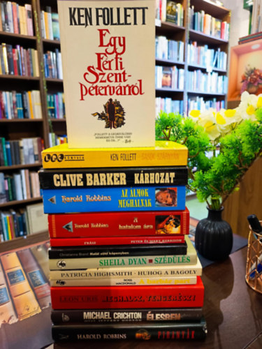 Krimi, kaland k�nyvcsomag 13 darabos K�NYVMENT� AJ�NLAT: Sasok sz�rny�n, Egy f�rfi Szentp�terv�rr�l, K�rhozat, Az �lmok meghalnak, A hatalom �ra, Fr�sz, Hal�l z�ld k�penyben, Sz�d�l�s, Huhog a bagoly, A barb�r part, Meghalsz, ten