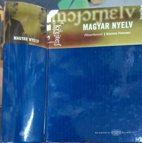 Magyar nyelv - akad�miai k�zik�nyve