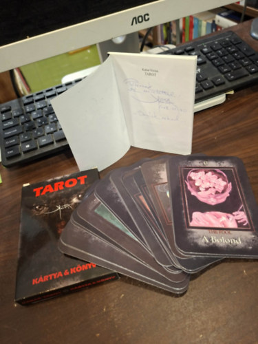 Tarot (K�rtya & k�nyv)