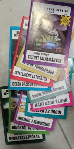 10 db Negyedik t�pus� tal�lkoz�sok f�zet: Uf�katasztr�f�k+ D�n�kt�l az uf�kig+ Merkab�val a mennyorsz�gba+ Levelek az �rb�l+ H�nyszor �l�nk+ Amulettek, talizm�nok, horoszk�pok+ Idegen b�zisok a F�ld�n+ Intelligens l�togat�k+