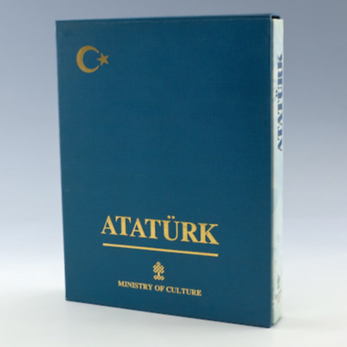 Mehmet Özel (szerk.) - Atatürk