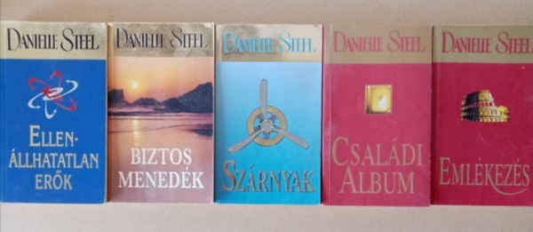 Danielle Steel knyvcsomag (5db) Ellenllhatatlan erk, Biztos menedk, Szrnyak, Csaldi album, Emlkezs