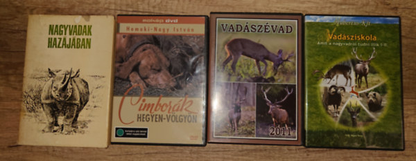 Vad�szcsomag 1 k�nyv + 3 DVD: Nagyvadak haz�j�ban + Vad�sz�vad 2011 (DVD), Hegyen v�lgy�n (DVD), Vad�sziskola (DVD)