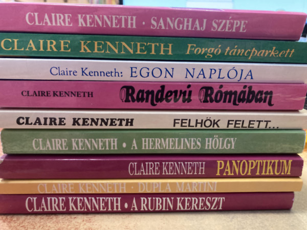9 db Claire Kenneth k�nyvcsomag