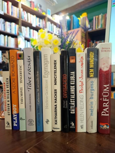 Melvin Burgess, Helen Fielding, Toby Litt, Michael Ondaatje, Katharina Hacker, Nadine Gordimer, Catherine Millet, Lionel Davidson, Tara Monti, Jack Kerouac Jorge Luis Borges Norman M Patrick S�skind - Kort�rs vil�girodalmi k�nyvcsomag 12 darabos K�NYVMENT� AJ�NLAT: A parf�m, Nem mondod!, Bridget Jones napl�ja, G�tl�stalanok klubja, Divisadero, Nincstelenek, Egymagam, Catherine M. szexu�lis �lete, Tibet r�zs�ja, Tengert�nc, A sz�ke