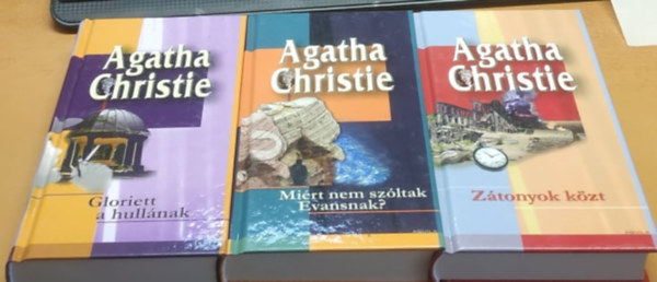 3 db Agatha Christie: Gloriett a hullnak + Mirt nem szltak Evansnak? + Ztonyok kztt