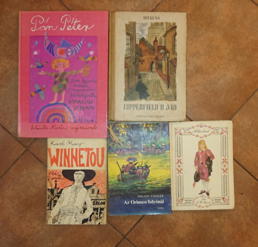5 klasszikus ifj�s�gi reg�ny + aj�nd�k: A Dzsungel k�nyve: Winnetoou, Az Orinoco foly�n�l, A kis lord, Copperfield D�vid, P�n P�ter