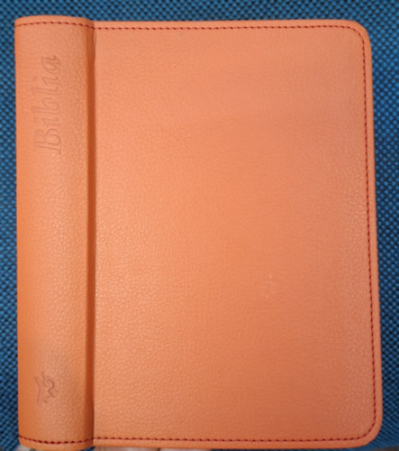 Biblia Istennek az �sz�vets�gben �s az �jsz�vets�gben adott kijelent�se a teljes SZENT�R�S