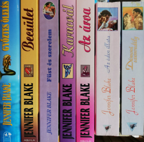 7 darab Jennifer Blake k�nyv ( D�moni szenved�lyek , Az �den illata , Az �rva , Karnev�l , F�st �s szerelem , Becs�let , Gy�ztes �lel�s )