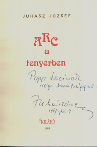 Arc a tenyrben. - Dediklt.