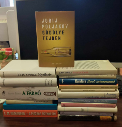 John Updike, Bernardo Bertolucci, Alberto Moravia, Benedek Istvn, Jurij Poljakov, Devecseri Gbor, Karen Essex, Truman Capote, E.M. Nathanson, Bohumil Hrabal Milan Kundera - 18 db-os irodalmi knyvcsomag: gy ltja Roger, Vres trtnetek s legendk, Elrult testamentumok, Nylcip, Az utols tang Prizsban, A zen meg a motorkerkpr-pols mvszete, Rmai utazs, Vrbossz, Csavargs az Alpok