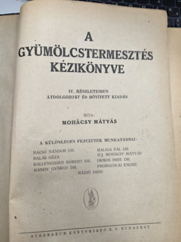 A gy�m�lcstermeszt�s k�zik�nyve