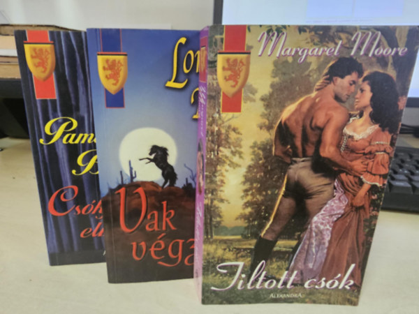 Tiltott csk + Vak vgzet+ Cskjaidtl elbvlve