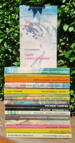 17 db-os KNYVMENT AJNLAT, fantasy: Mg egy kicsit lni/Homo divisus+Innen s tl+Lncreakci+A kiberneroszok tndklse s buksa+A Stevenson-biozmagria+Tollaskgy utols visszatrse+Kettszaktott let+A fekete gn+A fe
