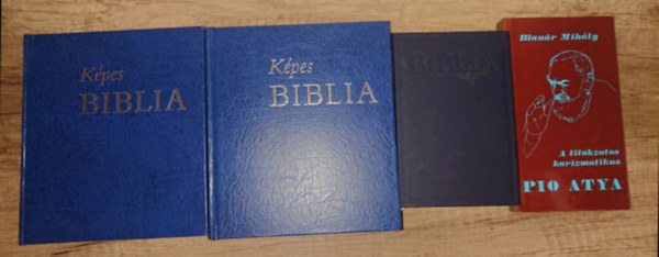 Bibliacsomag + aj�nd�kk�nyv Pio aty�r�l: K�pes Biblia 1-2., Biblia + A titokzatok karizmatikus - Pio atya