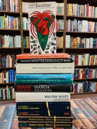 Vil�girodalmi k�nyvcsomag 10 darabos K�NYVMENT� AJ�NLAT: Justine avagy az er�ny meghurcoltat�sa, A skarl�t bet�, Rembrandt �lete, Ditte, az ember l�nya,A mennyorsz�g kulcsa, Maisie tudja, Francia �jszak�k,  Quentin Durward, Ezt l�tj�k