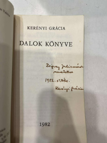 Dalok k�nyve - DEDIK�LT!