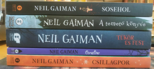 Neil Gaiman - 5 db Neil Gaiman: Sosehol + A temető könyve + Tükör és füst + Coraline + Csillagpor