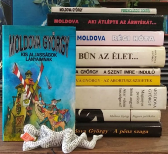 10 db-os KNYVMENT AJNLAT, tnyirodalom: A pnz szaga +Negyven prdiktor+ Magnyos pavilon /Stt angyal/ Akar velem beszlgetni? +Az Abortusz-szigetek +A Szent Imre-indul +Bn az let+ Rgi nta+ Aki tlpte az rnykt... +