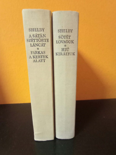 A S�t�n sz�tt�rte l�nc�t - Farkas a kertek alatt + S�t�t lovagok - Hi� kir�lyok (k�t k�tet)