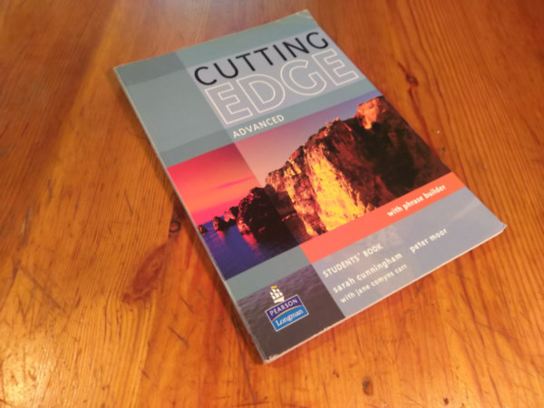 Peter Moor - Sarah Cunningham  (szerk.) - Cutting Edge advanced Students Book with phrase builder
