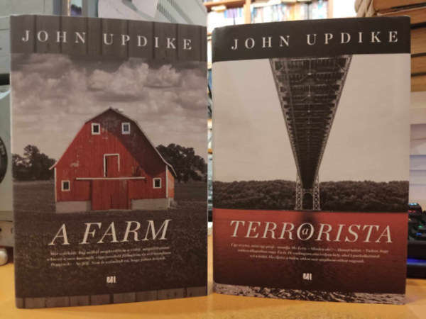 2 db John Updike: A farm + A terrorista