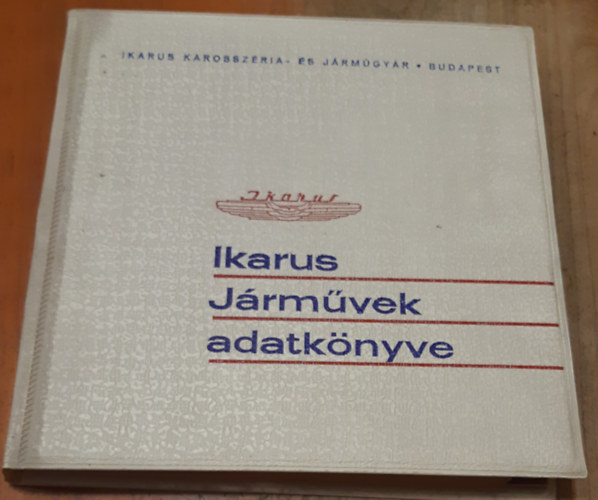 Ikarus J�rm�vek adatk�nyve