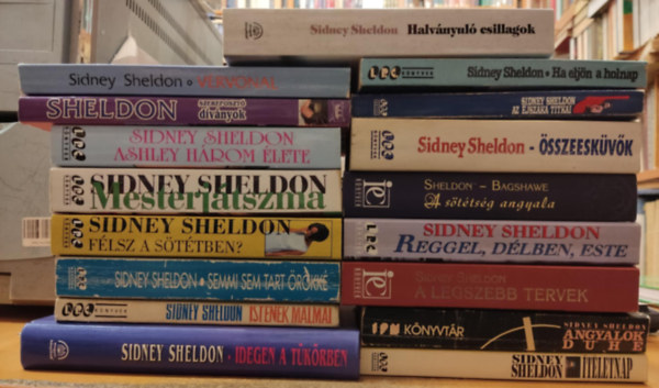 17 db Sidney Sheldon: Szereposzt dvnyok; Vrvonal; Halvnyul csillagok; Idegen a tkrben; Ashley hrom lete; Semmi sem tart rkk; Flsz a sttben?; Mesterjtszma; Az jszaka titkai; Ha eljn a holnap; Istenek malmai
