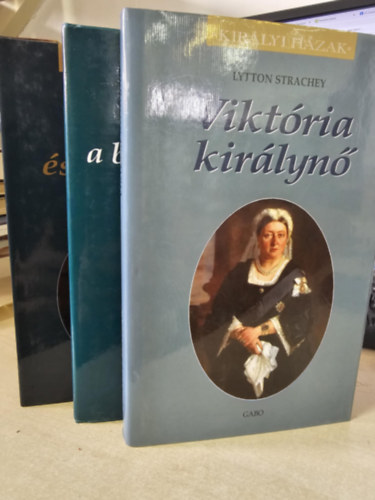 3db Kirlyi hzak: Kroly s Kamilla+ Zita, a btor csszrn+ Viktria kirlyn