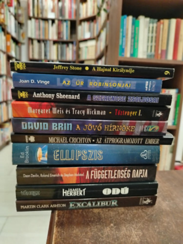 KNYVMENT AJNLAT, 10 db. Sci-fi, Fantasy. A Hajnal Kirlynje+Az r Robinsonjai+A szerencse zsoldosai+Tztenger I.+A jv hrnke+Az tprogramozott ember+Ellipszis+A Fggetlensg napja+Od+Excalibur