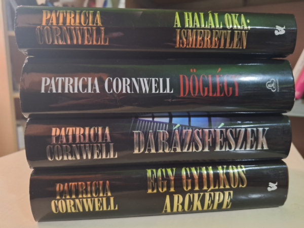 Patrica Cornwell - 4 db kemnytbls m: A hall oka: ismeretlen + Dglgy + Darzsfszek + Egy gyilkos arckpe