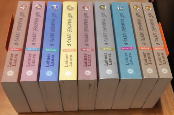 Leiner Laura - A Szent Johanna gimi sorozat 1-8. ( 9 ktetben)