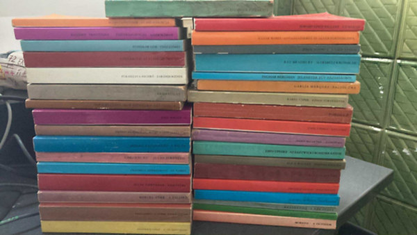 35 db az Eurpa zsebknyvek sorozatbl