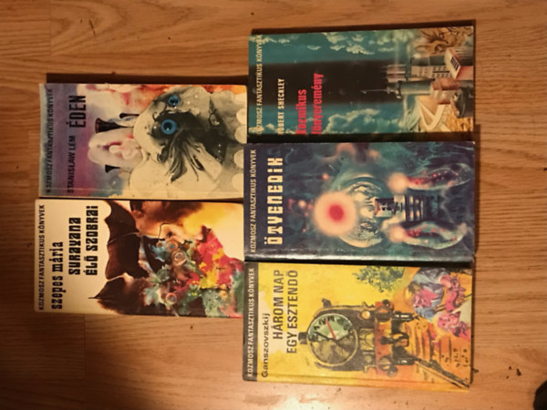 Kozmosz Fantasztikus Knyvek (5 db): Hrom nap egy esztend + tvenedik + Kozmikus fnyeremny + Surayana l szobrai + den